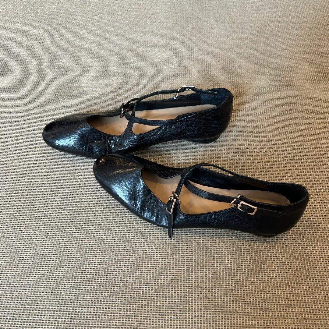 Vintage Washed Red Leather Mary Jane Flats – Round‑Toe Cross‑Strap Ballet Shoes for Women